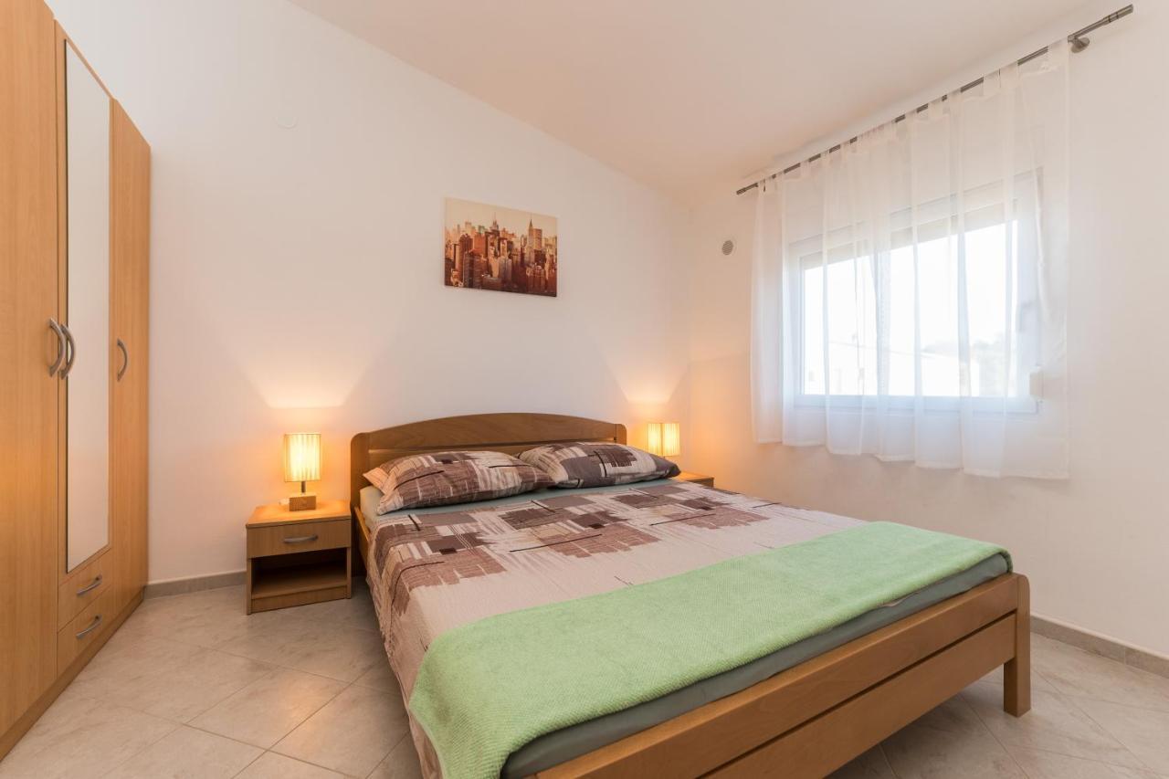 Apartmani Zarko Vir Esterno foto