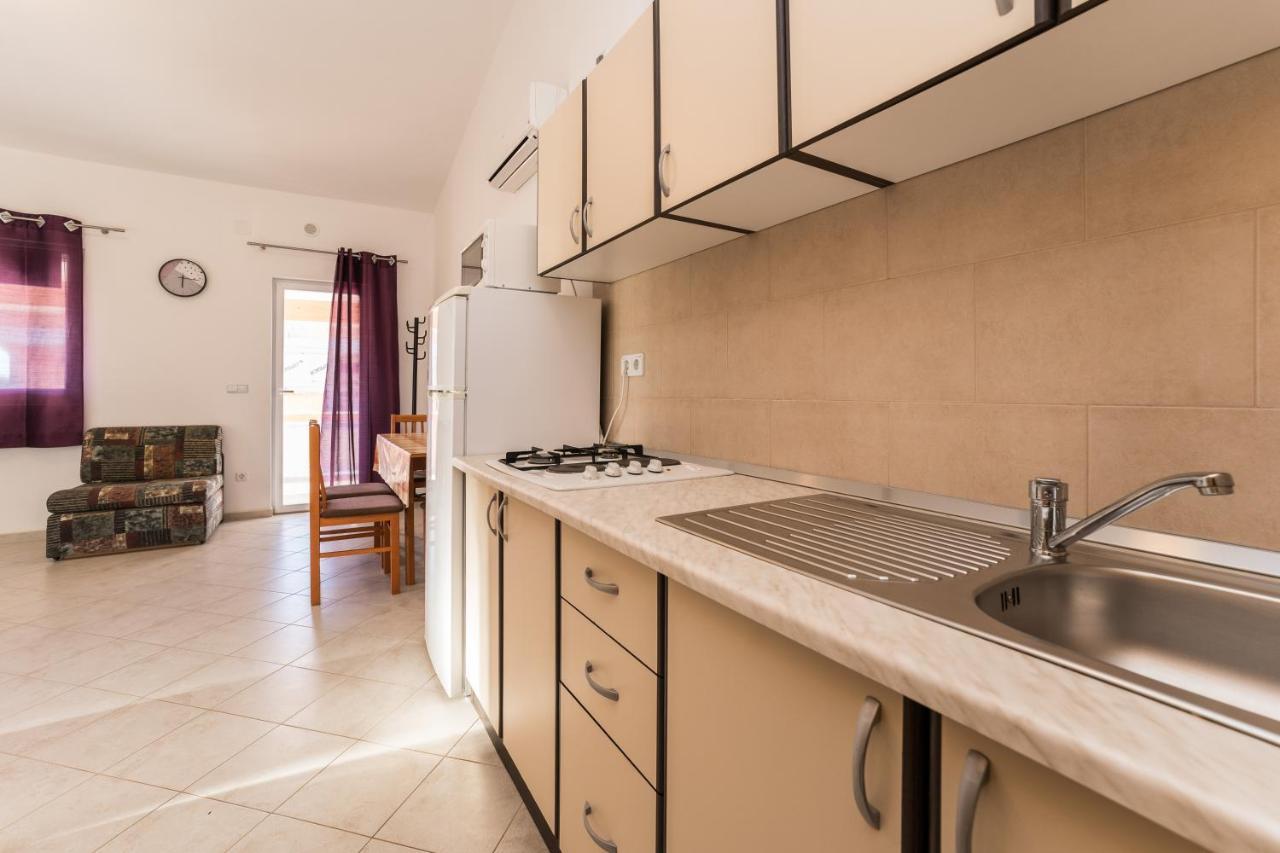 Apartmani Zarko Vir Esterno foto