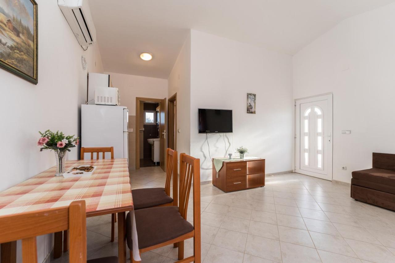 Apartmani Zarko Vir Esterno foto